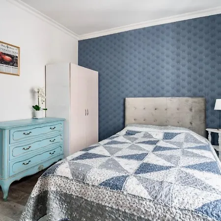 Montmartre Sacre-coeur Apartment